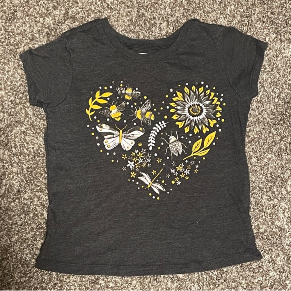 Old Navy Kids Tee with Heart and Nature Design - Gray and Yellow